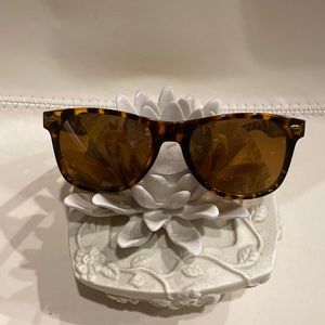 Sunglasses like new